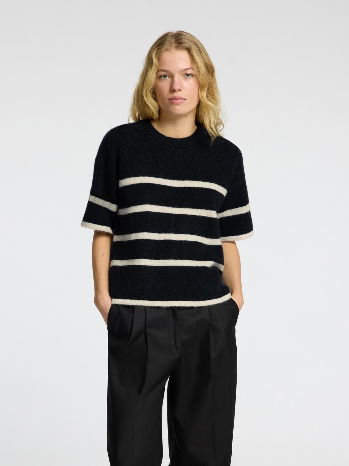 model_shot-front